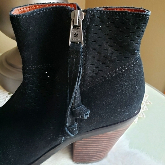 Lucky Brand Perforated LKRamses Booties-Size 7.5 - Picture 4 of 7